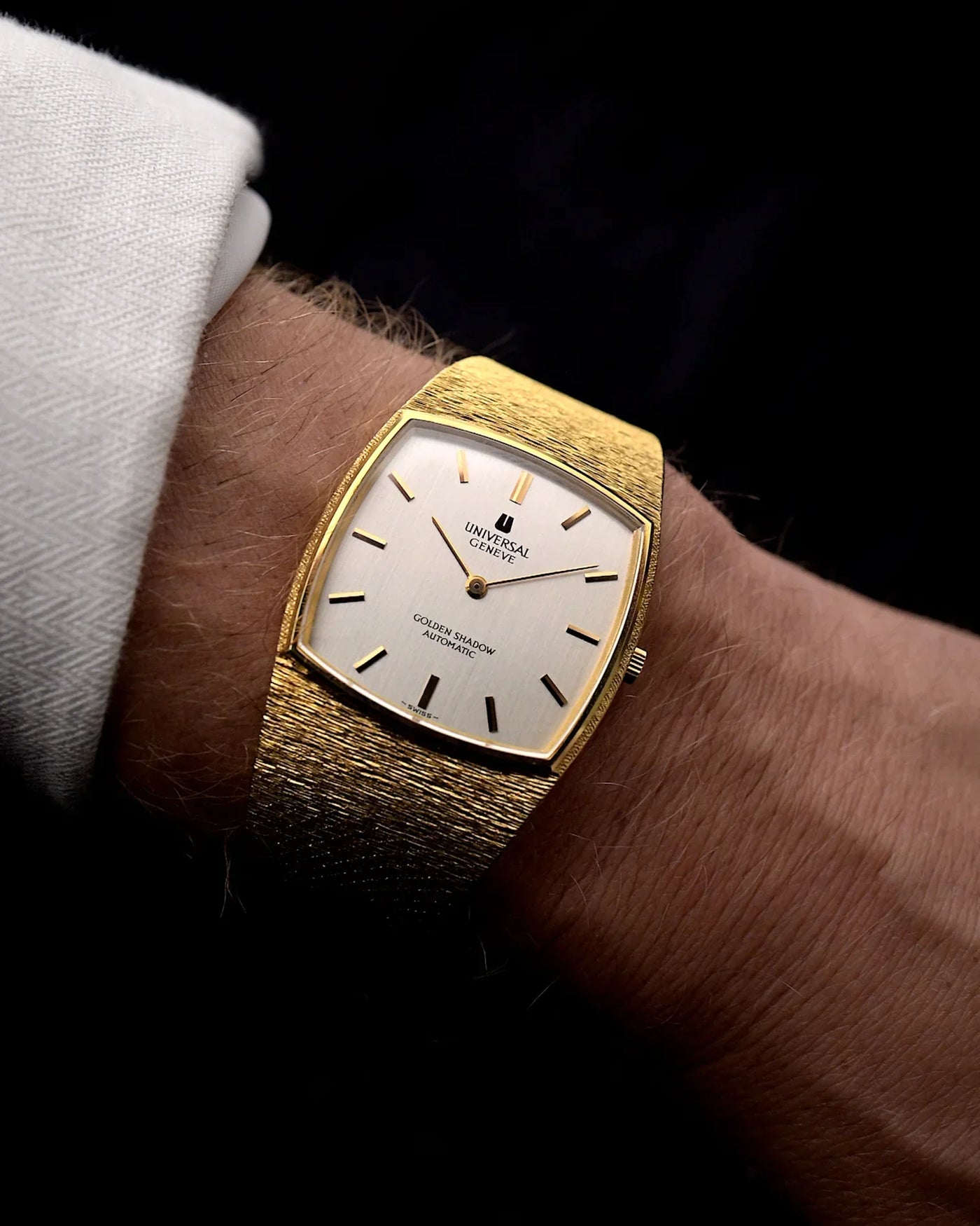 Universal Genève 18k Golden Shadow 1970s