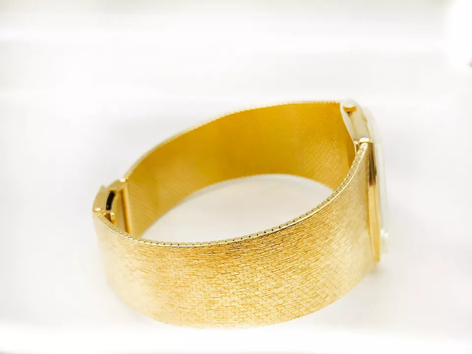 Universal Genève 18k Golden Shadow 1970s